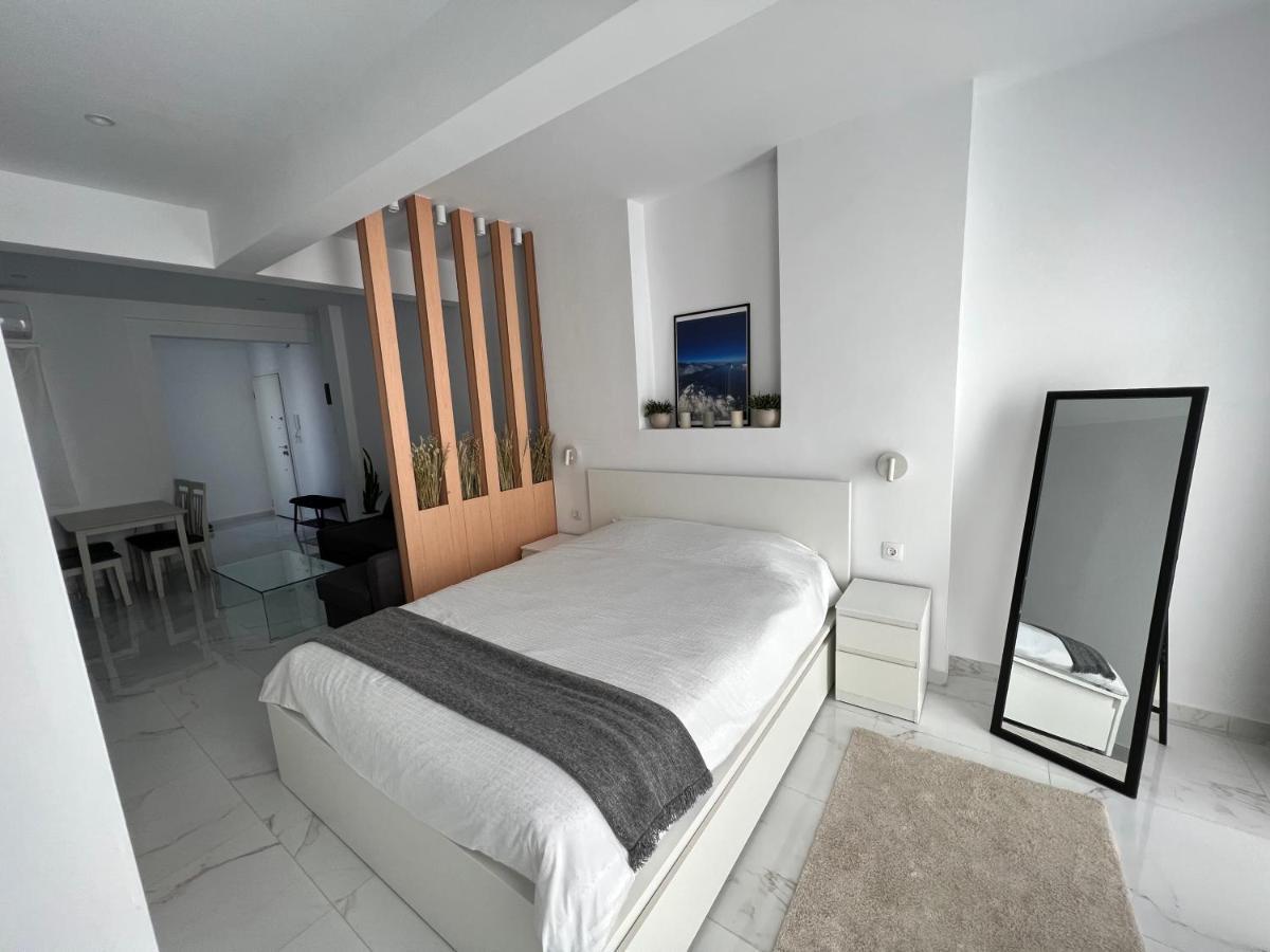 Modern 1-Bedroom Apartment In The City Center Tesalónica Exterior foto